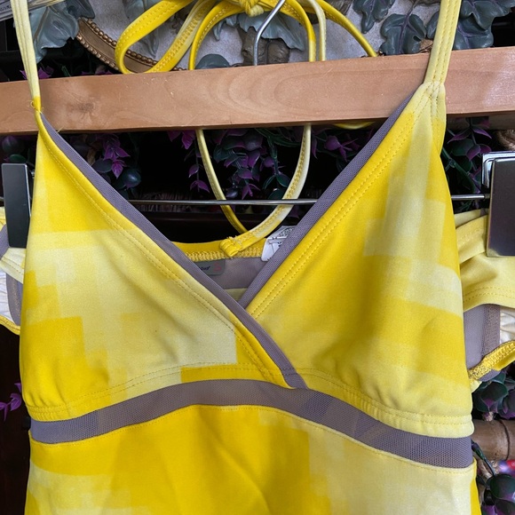 Under Armour Halter-Style Tankini Top Netting Trim Signature Bikini Bottoms 👙 - Picture 3 of 7